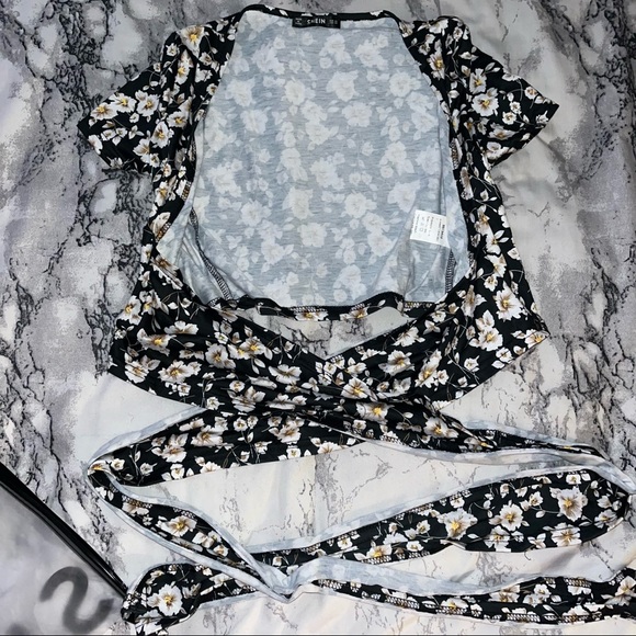 Black Floral Surplice Neck Tie Front Crop Top Shirt Blouse XS New - Picture 2 of 5